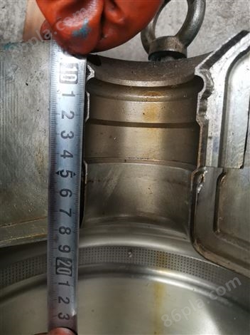 EMJ001约11.3LPC水桶吹塑模具